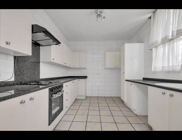 3 BEDROOM APARTMENT FOR SALE IN SANDHURST